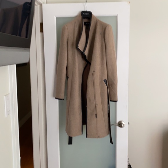 Women medium weight winter coat NWOT - Picture 3 of 3